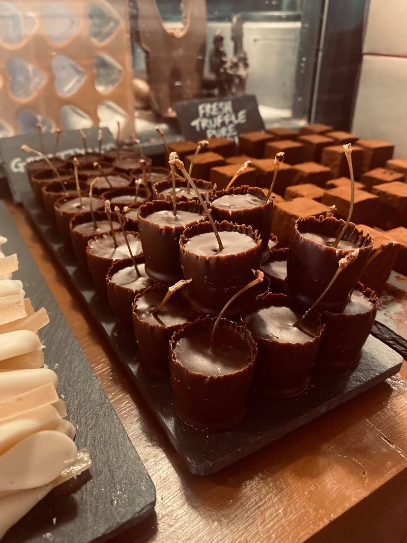 The Bespoke Cherry Chocolate Liqueur Box | Be Chocolat