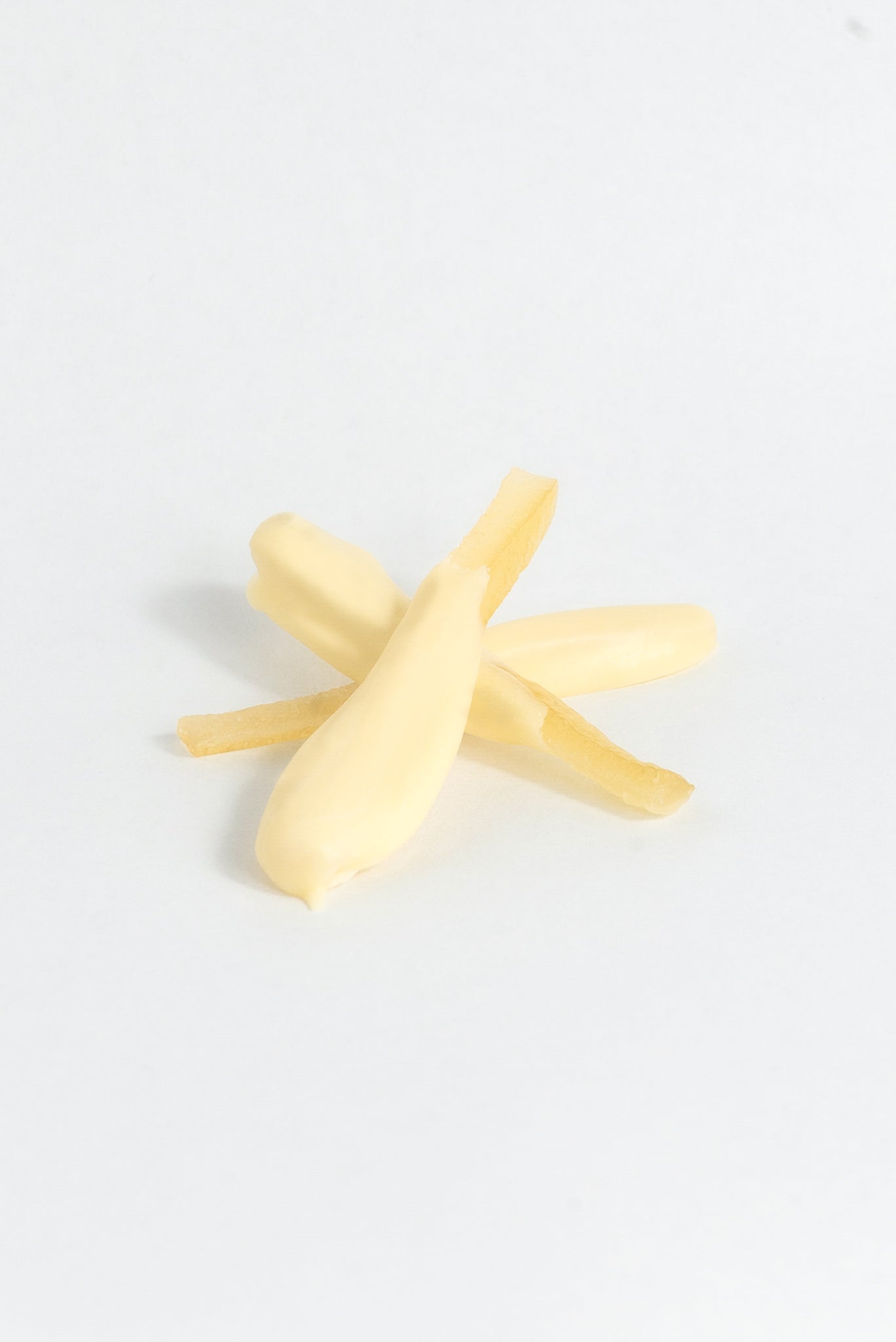 White Chocolate Lemon Pieces Box | Be Chocolat