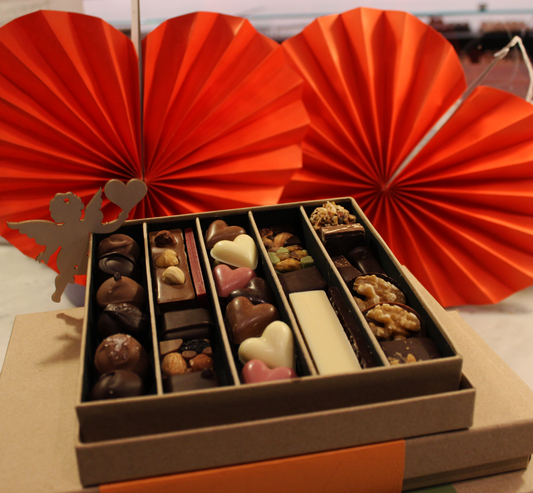 Valentine's Day Chocolate Selection Gift Box 430g | Be Chocolat