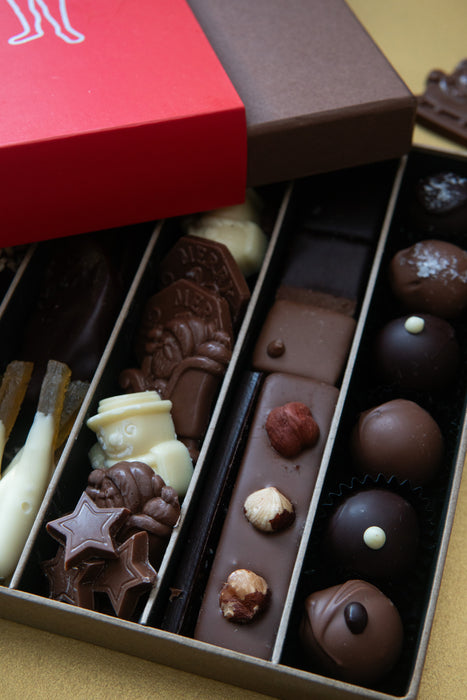 Christmas Chocolate Selection Gift Box 430gr Vegan | Be Chocolat