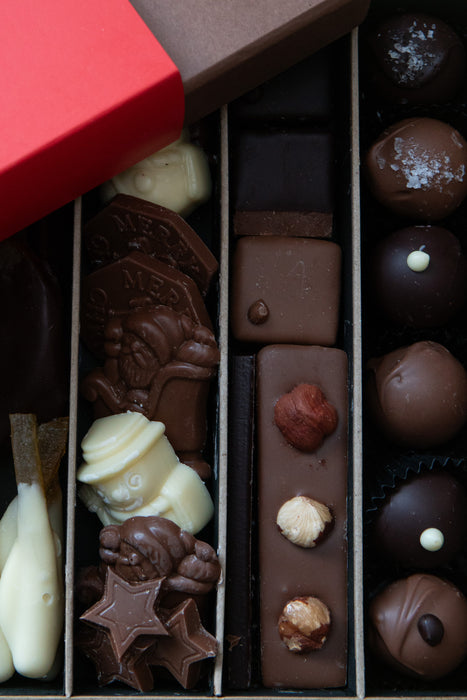 Christmas Chocolate Selection Gift Box 430gr Vegan | Be Chocolat