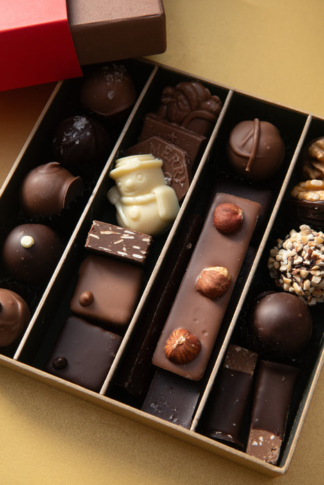 Christmas Chocolate Selection Gift Box 325gr | Be Chocolat